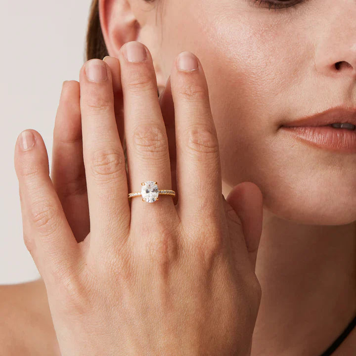 Azira Oval Ring